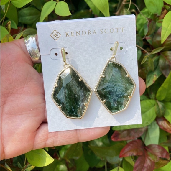 Kendra Scott Dunn Earrings in Sage Mica - Picture 4 of 7